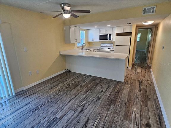 5th image of 2045 Alpine Rd APT 1