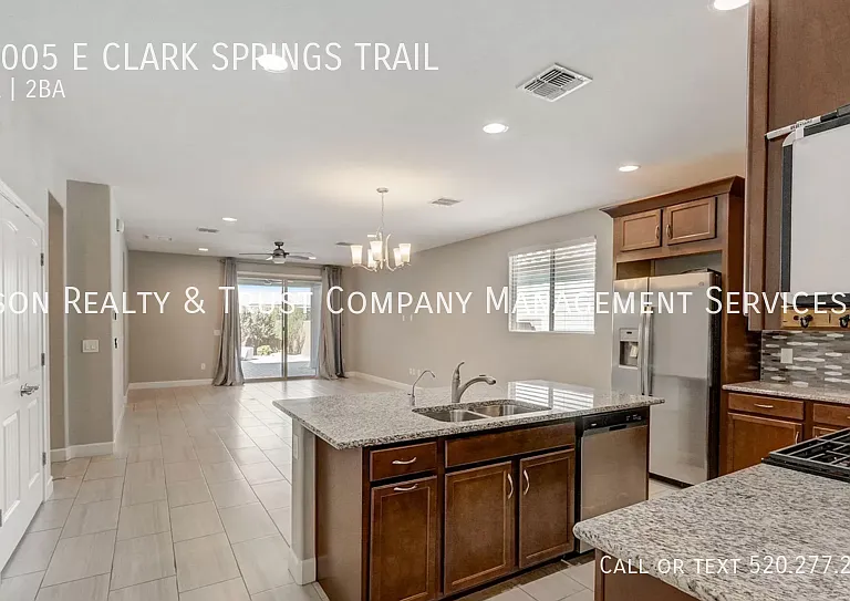 10005 E Clark Springs Trl — Photo 2