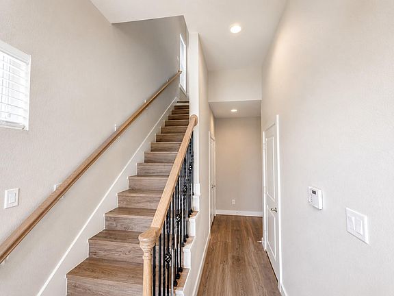 5th image of 1103 Olivier Ln