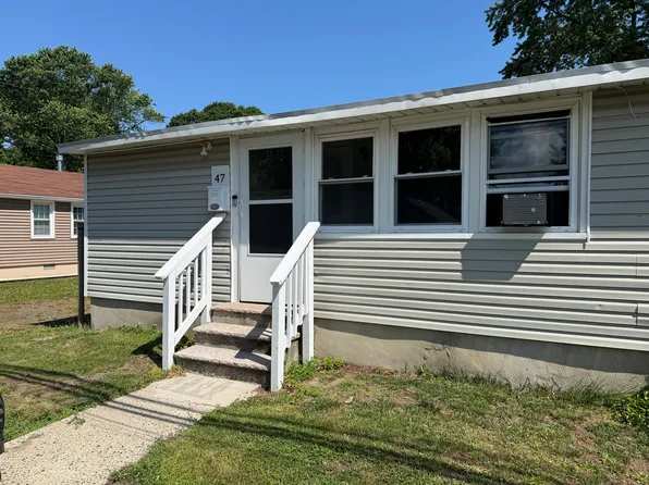 49 Sycamore Ave, Middletown, NJ 07748