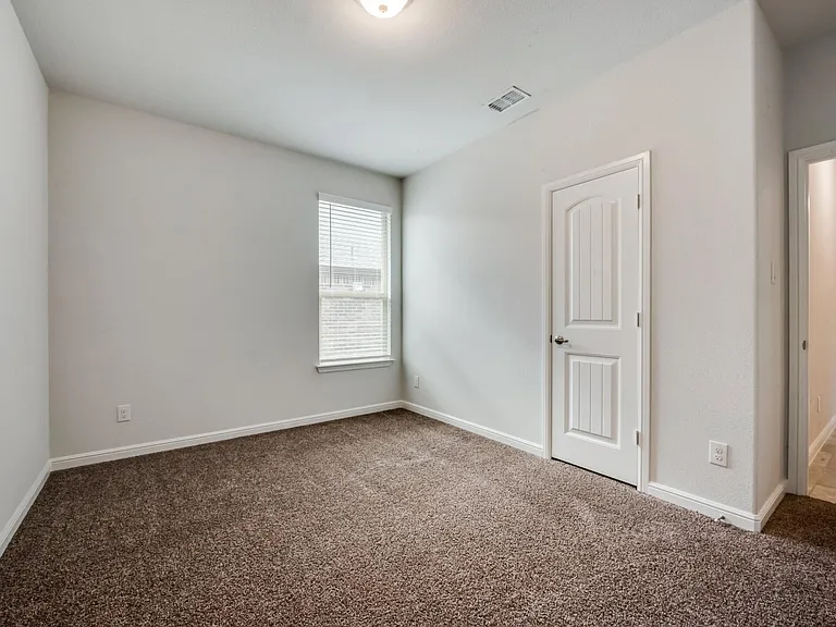 9112 Stormcrow Dr — Photo 11