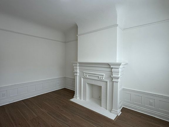3rd image of 1034 Clement St