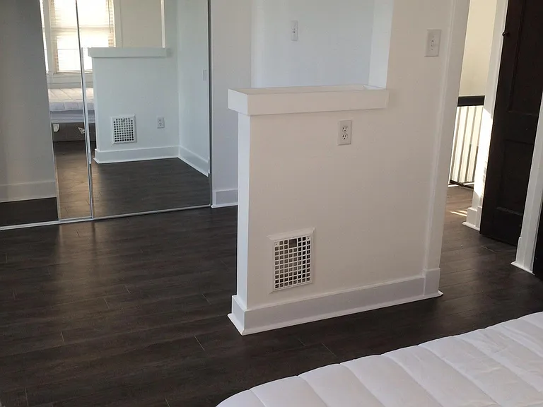 2110 Arlington Ave — Photo 2