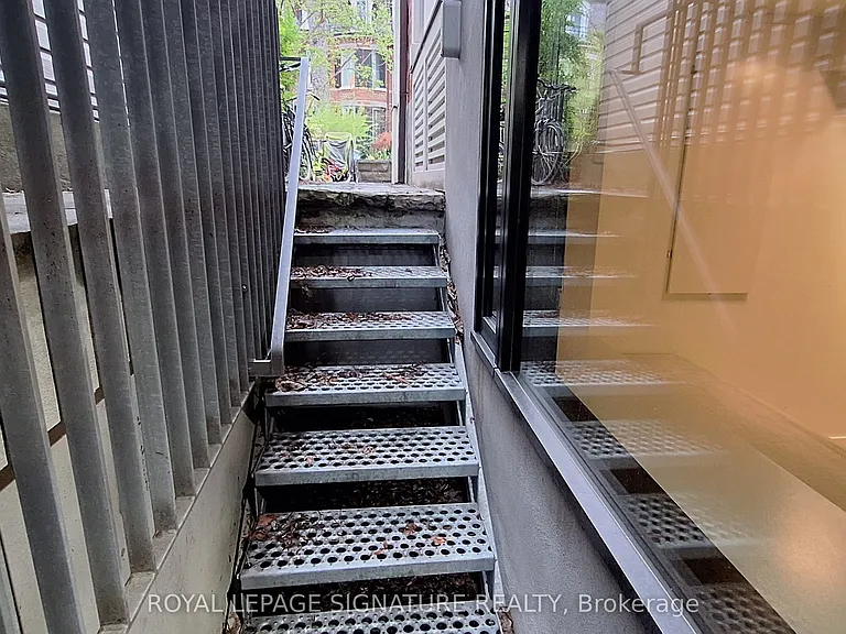 379 Berkeley St #LOWER — Photo 12