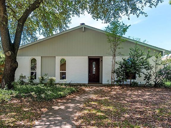 4th image of 3601 Yosemite Dr