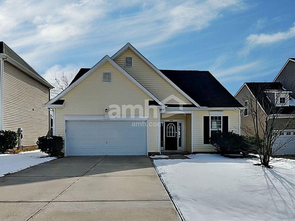 1st image of 216 Haywood Ln