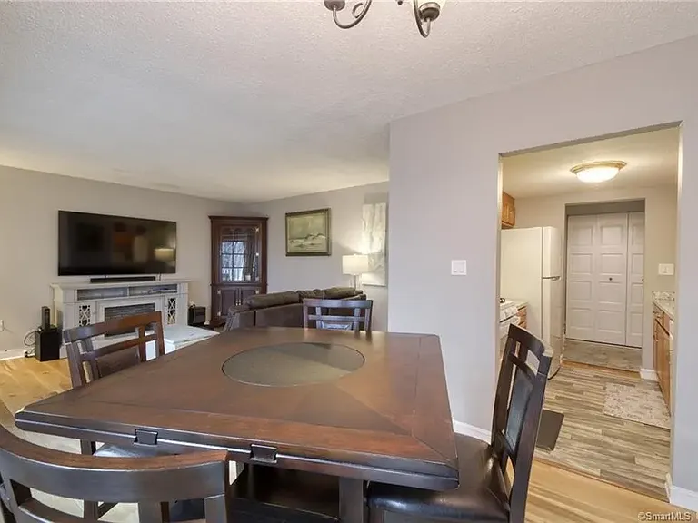 43 Brookwood Dr — Photo 12