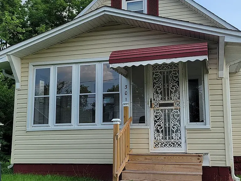 301 Rockwell Ave — Photo 14