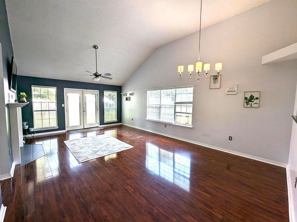 1st image of 431 Sandy Ridge Cir