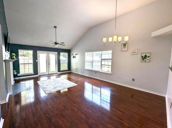 431 Sandy Ridge Cir