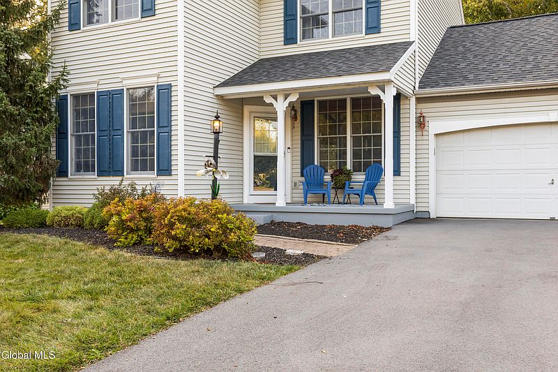 4th image of 34 Lupine Drive
