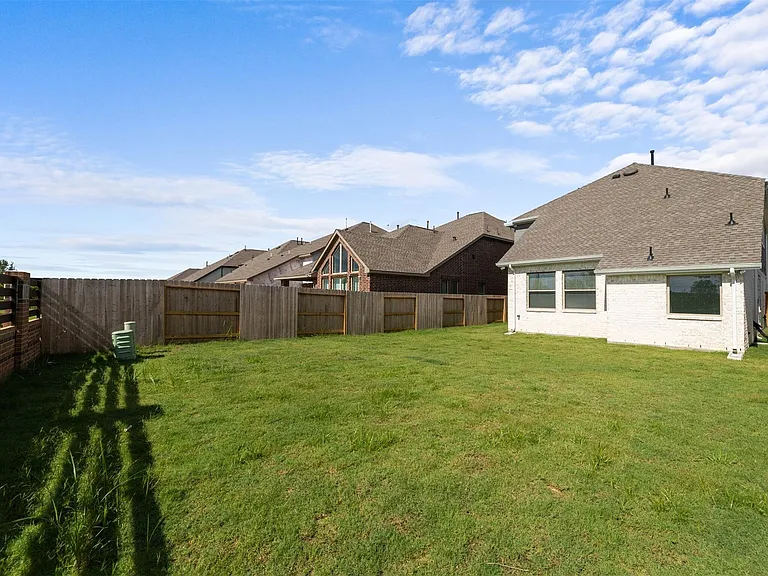 7026 Coneflower Creek Ct — Photo 23