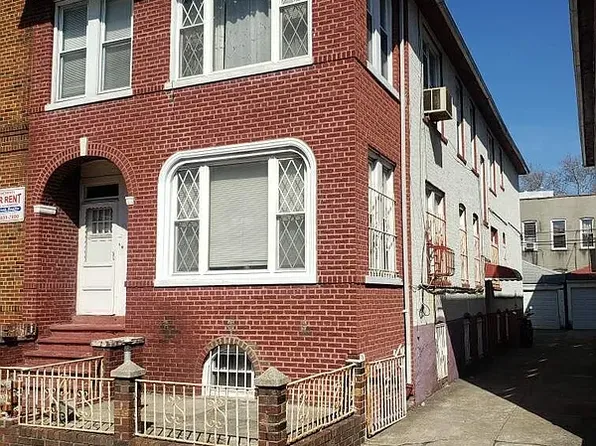 135 East 92nd Street image 1 of 8