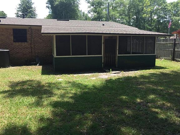 4th image of 1037 Pinebreeze St
