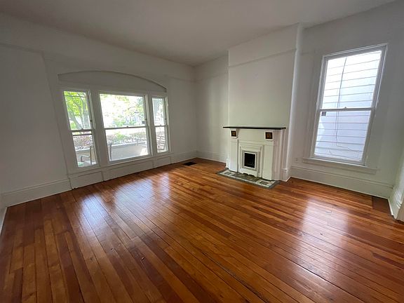 2nd image of 1016 Everett Ave #1
