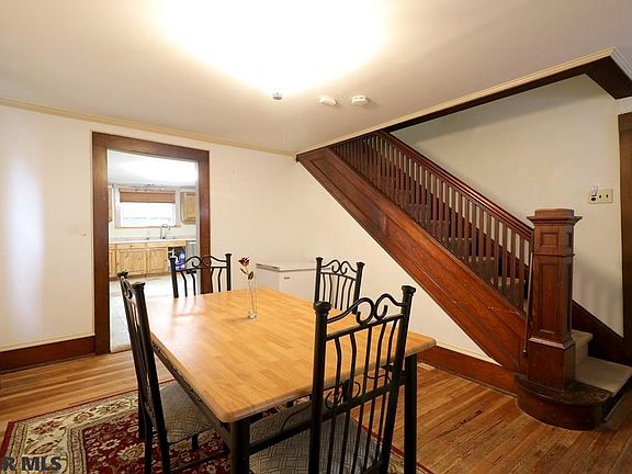 5th image of 130 W Logan St