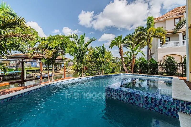 4 bed, 3.0 bath, 2777 sqft, $6,495 — Photo 3