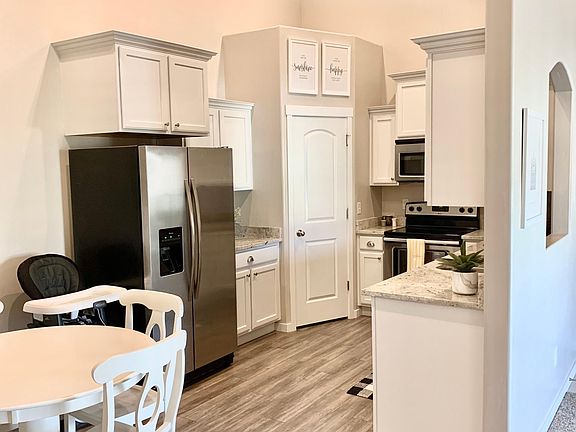 2nd image of 87 E Jordan Ridge Blvd Unit 611