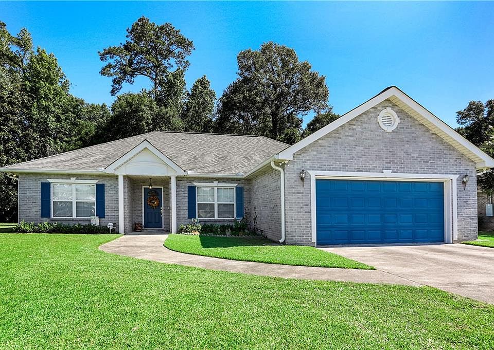 1st image of 219 Pearl River Trce