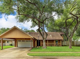 1002 E Village Ct, Pasadena, TX 77506