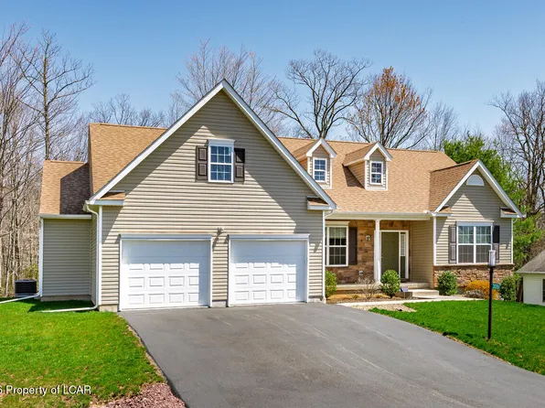 309 Golden Oaks Dr, White Haven, PA 18661