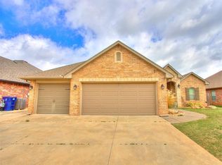 11313 SW 41st Ter, Mustang, OK 73064
