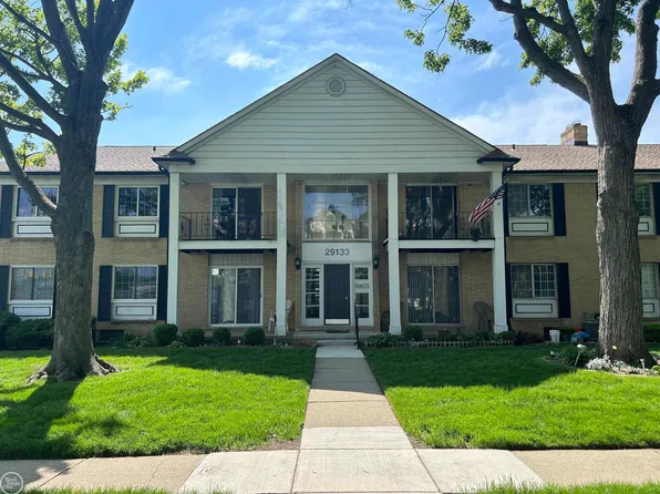 29133 Hayes Rd APT 22, Warren, MI 48088