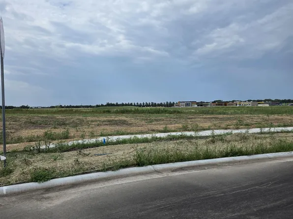 1530 E Northridge St, Valley Center, KS 67147