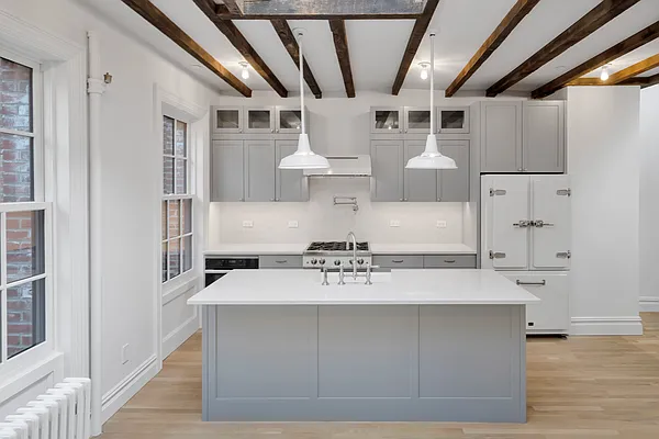 Rented by New York Residence | media 38