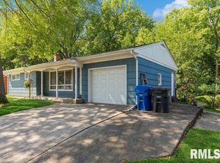 909 54th St, Moline, IL 61265
