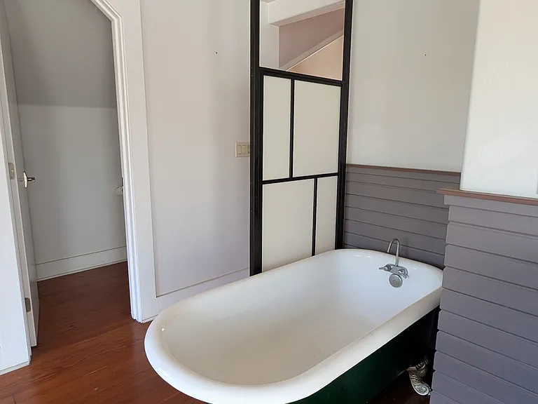 932 22nd St — Photo 24