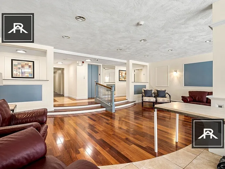 50 Green St #403 — Photo 23