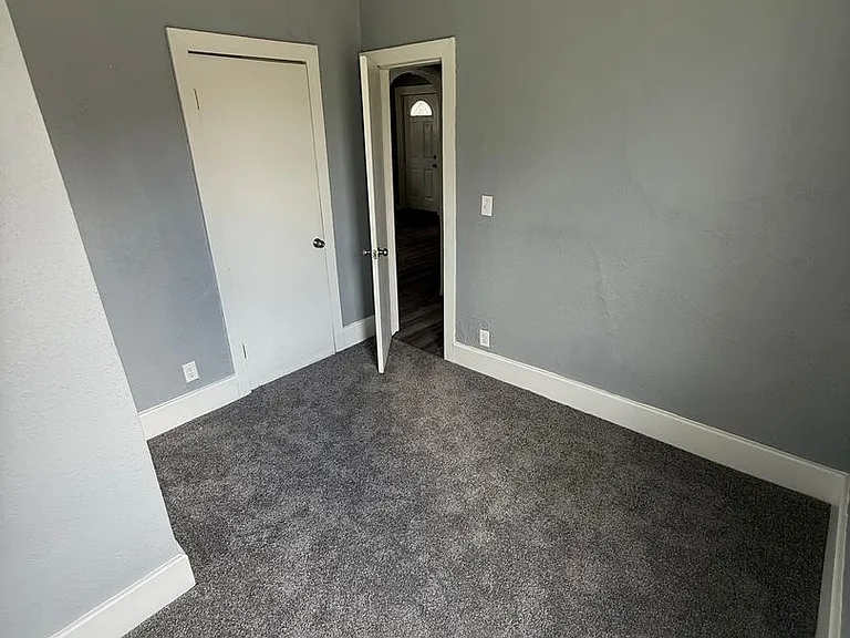 508 Howland Ave — Photo 4
