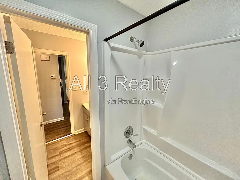 8460 Pineland Dr — Photo 10