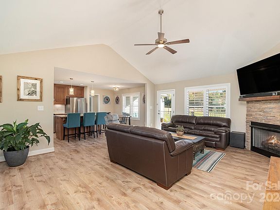 4th image of 3470 Storybrook Ln