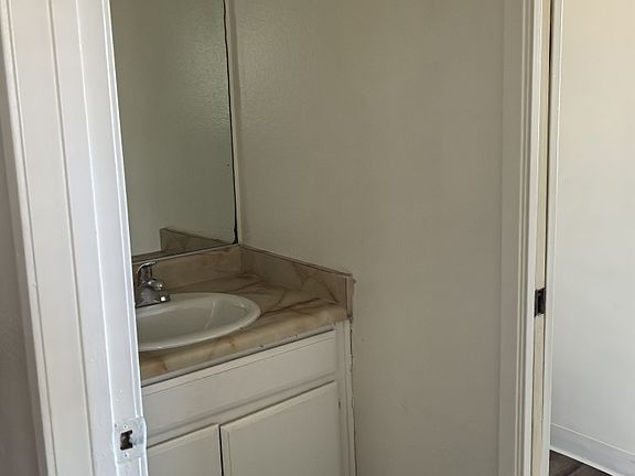 4th image of 1058 Mission Dr APT B