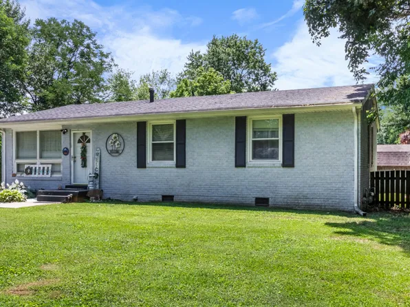 2 Gino Dr, Clarksville, TN 37042