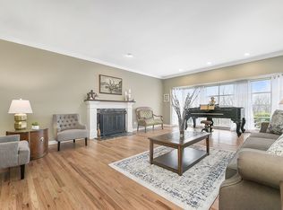 120 Chapel Hill Dr, Pittsburgh, PA 15238