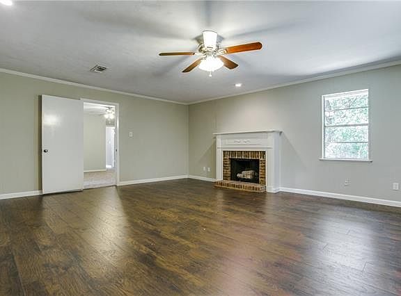 5th image of 320 Meadowcreek Ln