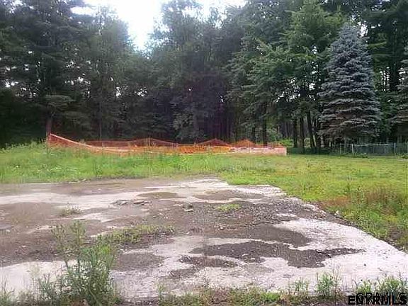3rd image of 425 Unionville Feura Bush Rd