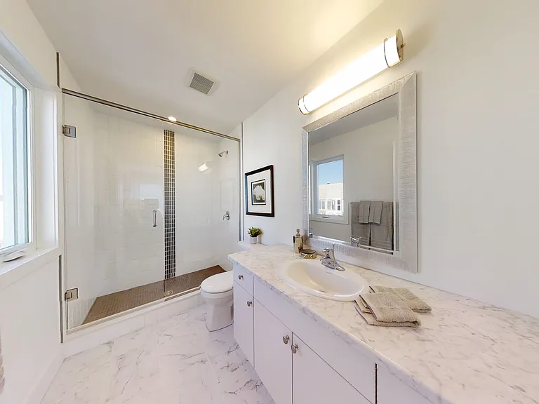 234 Edgevalley Rd #82 — Photo 22