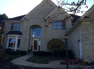 6101 Hazelwood Dr, Crystal Lake, IL 60012