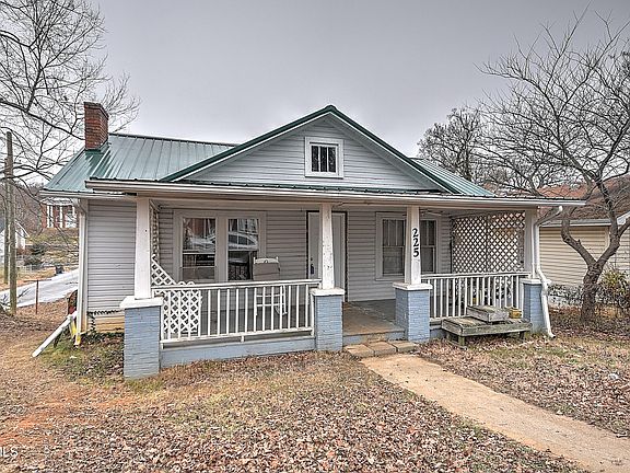 3rd image of 225 Glen Ave