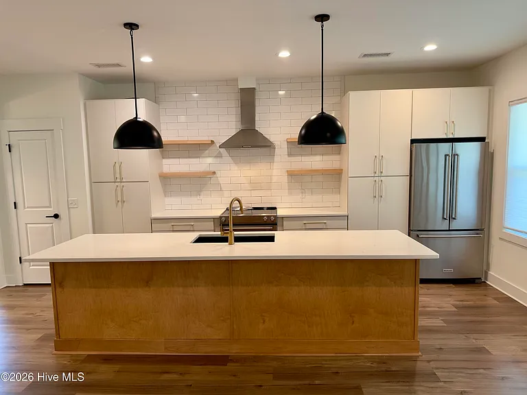 213 Myrtle Ave — Photo 13