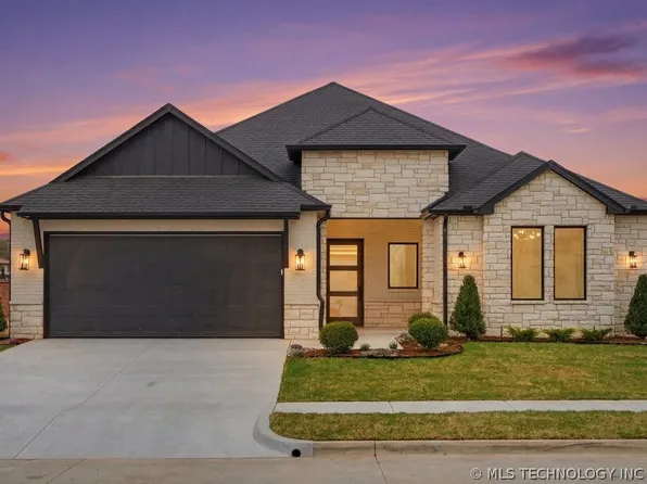 11927 S Vandalia Ave E, Tulsa, OK 74137