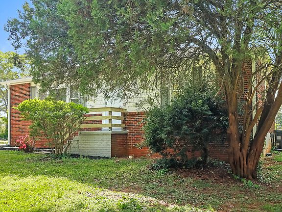 3rd image of 1439 Joy Ln