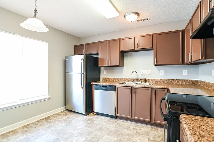 11833 Aubreywood Dr — Photo 3