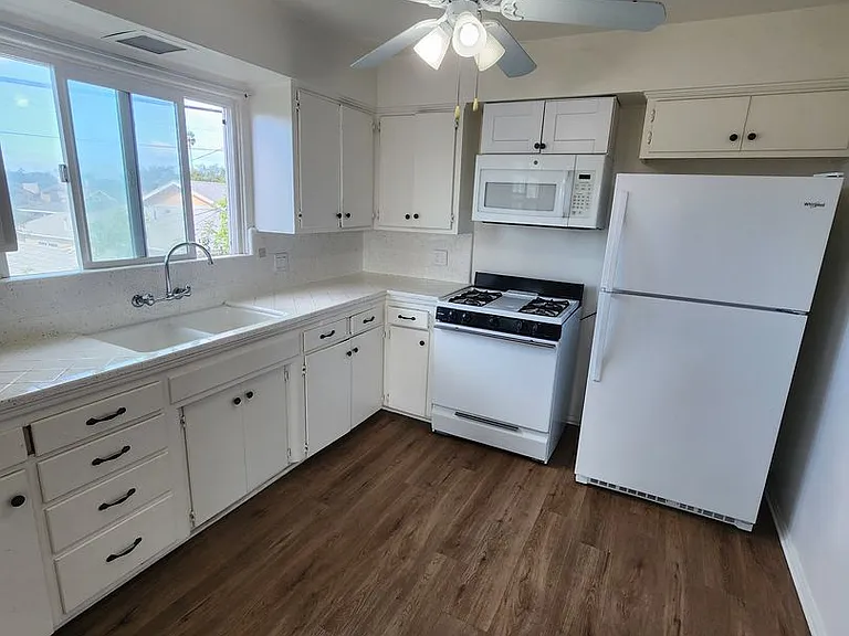 3522 College Ave — Photo 3