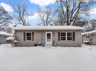 814 Woolsey Dr SW, Grand Rapids, MI 49503