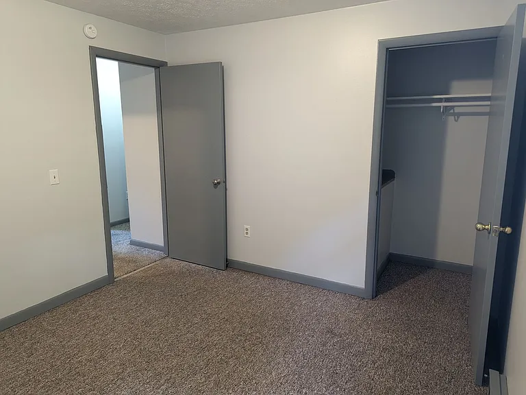 669 Highland Ave — Photo 15
